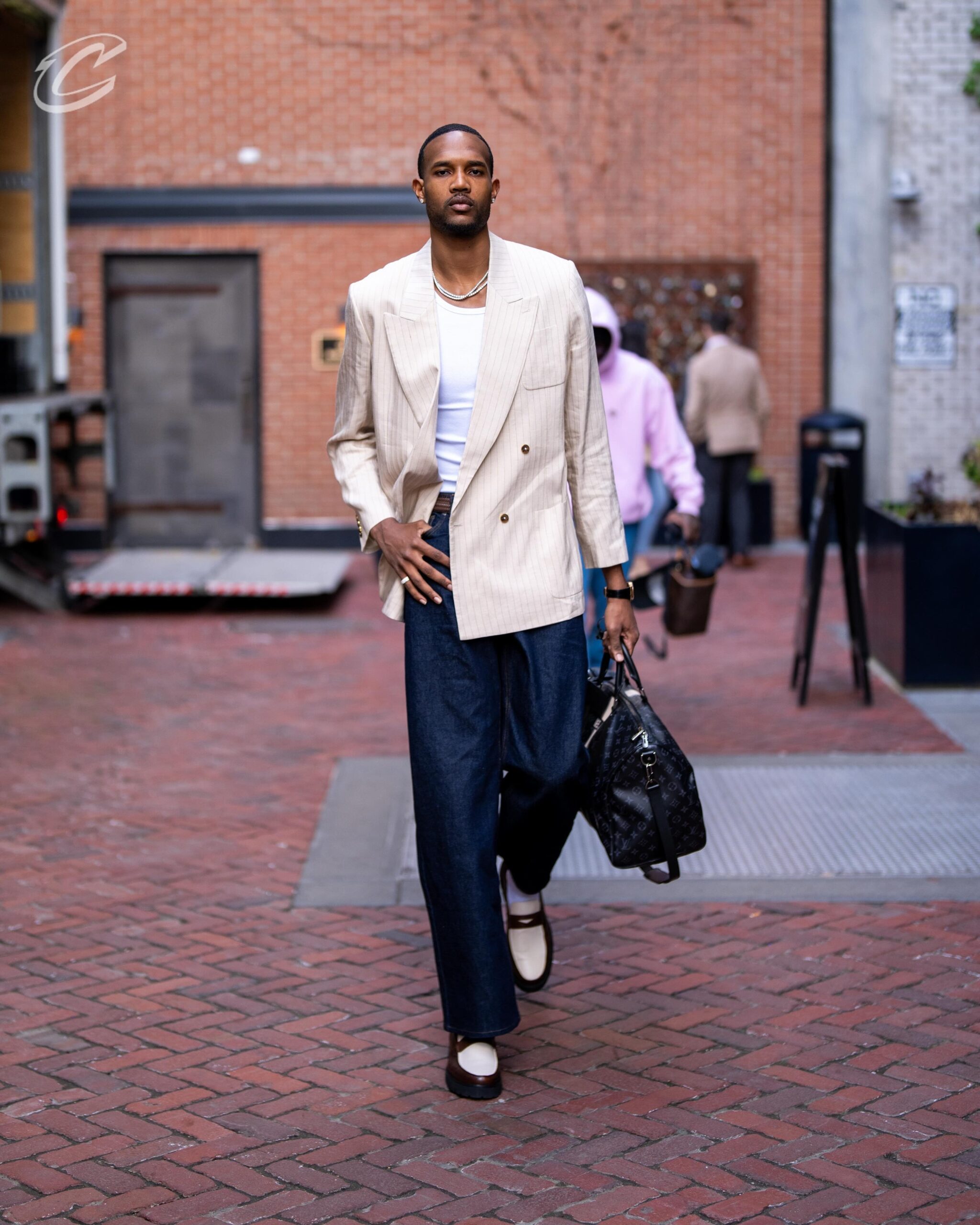 Evan Mobley Slim-fit blazer in striped linen and cotton – Looks