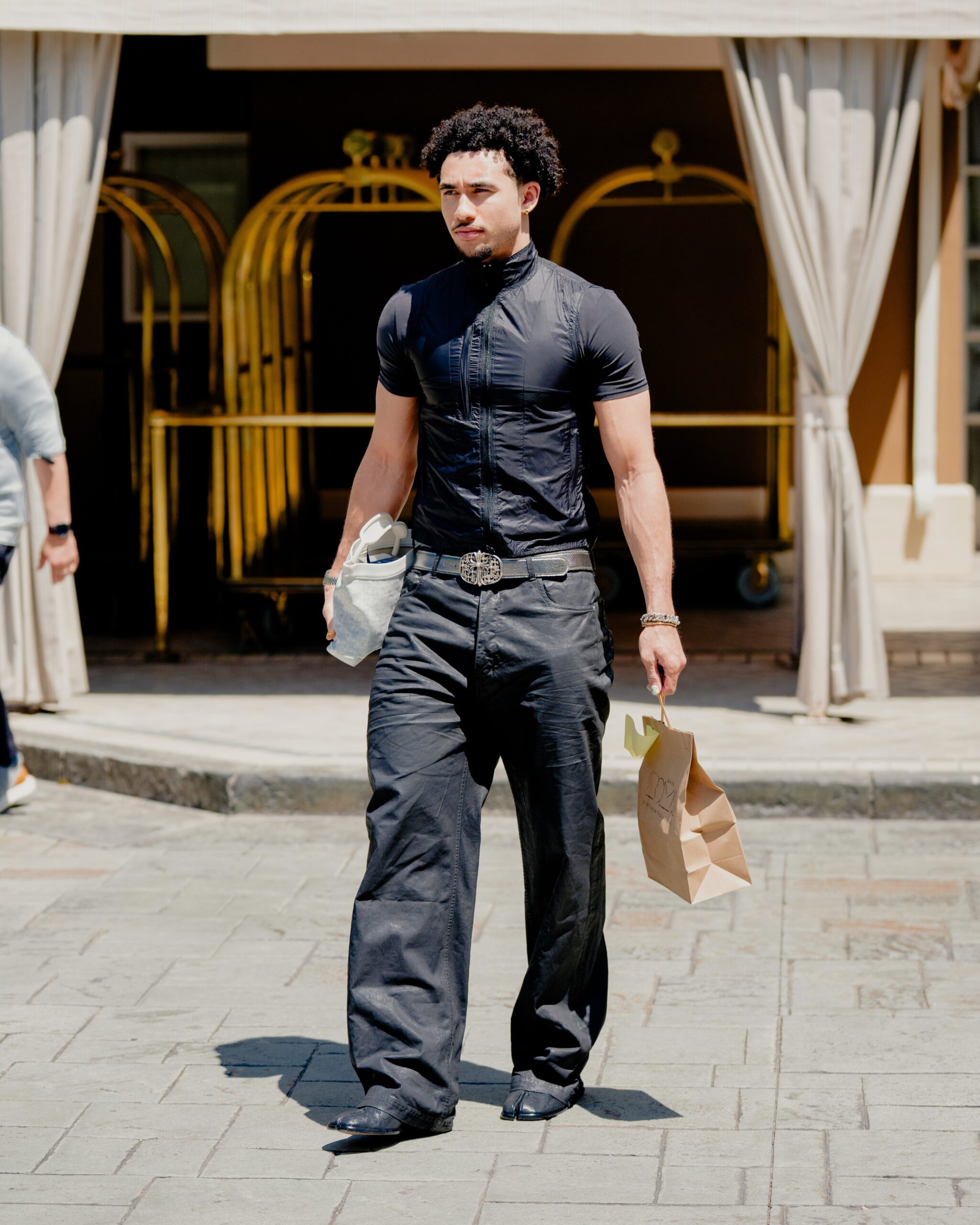 Jared McCain ON_Men’s Weather Vest Black – Looks